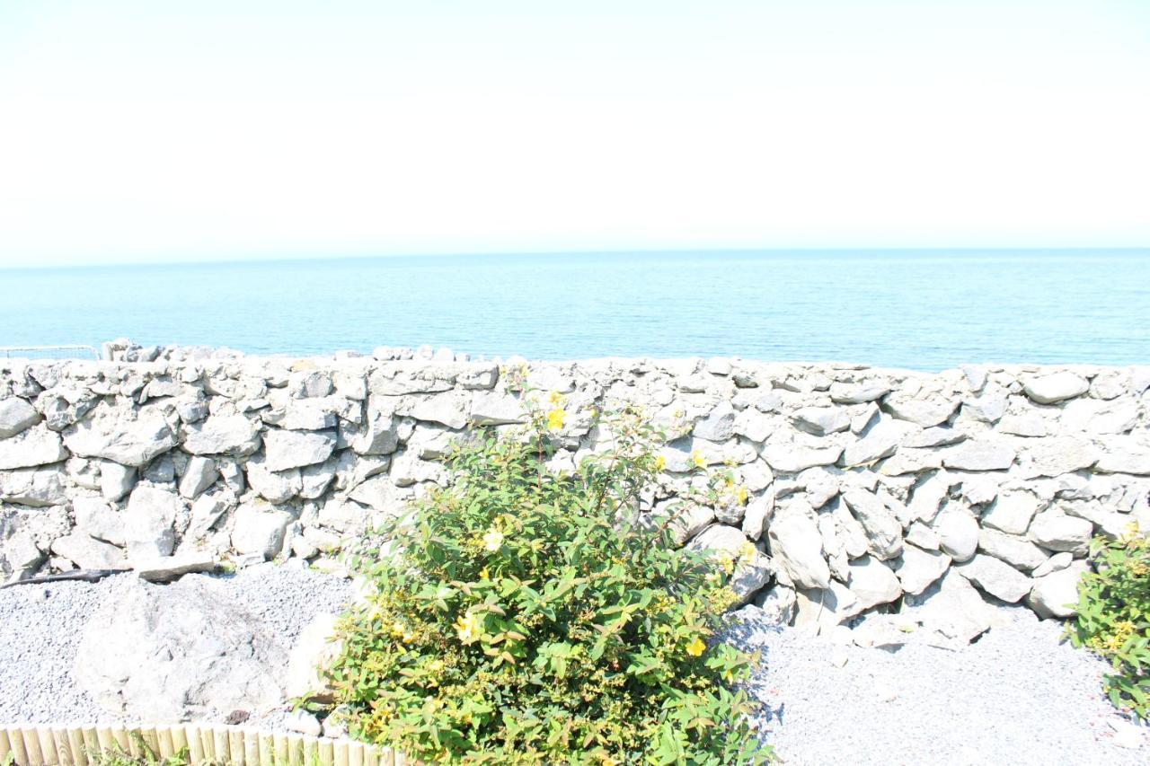 1844 Seascape Is Located On The Wild Atlantic Way Holiday home